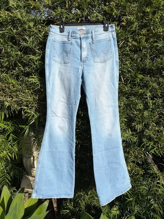 Wrangler Distressed Jeans for Free People - Picture 1 of 5
